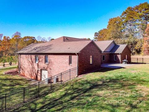 4536 Summit Cir, Conover, NC 28613 photo 39