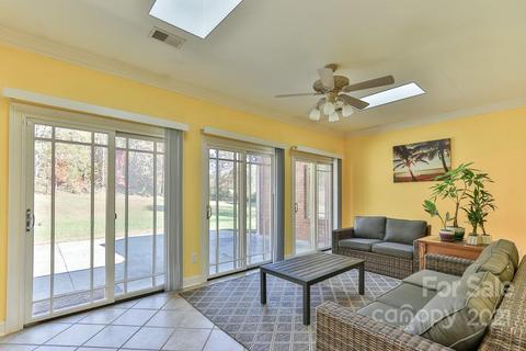 4536 Summit Cir, Conover, NC 28613 photo 11