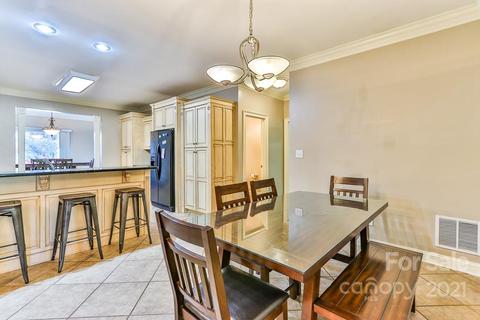 4536 Summit Cir, Conover, NC 28613 photo 12