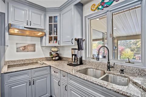 21801 Torrence Chapel Rd, Cornelius, NC 28031 photo 3