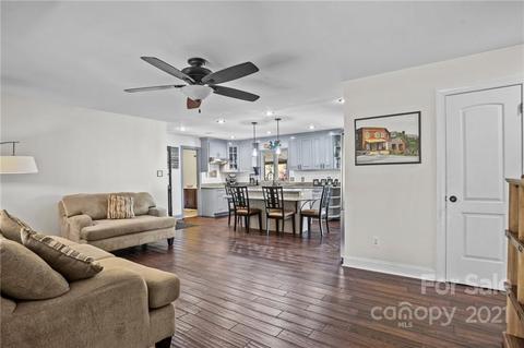 21801 Torrence Chapel Rd, Cornelius, NC 28031 photo 9