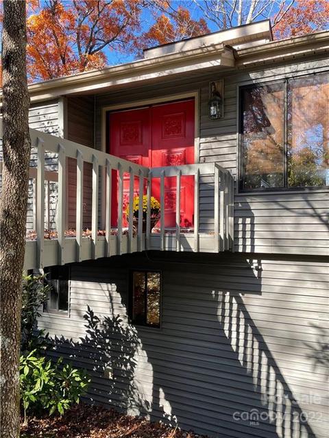 319 Hillcrest Cir, Spruce Pine, NC 28777 photo 2