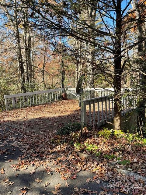 319 Hillcrest Cir, Spruce Pine, NC 28777 photo 6