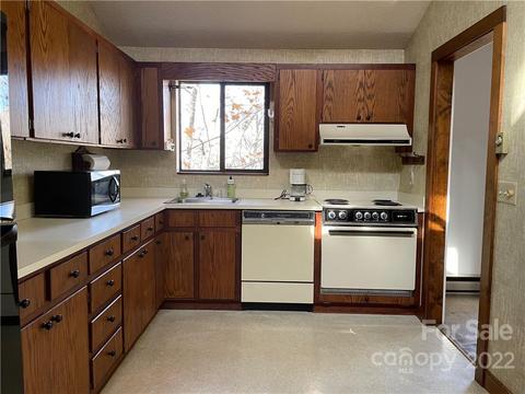 319 Hillcrest Cir, Spruce Pine, NC 28777 photo 12
