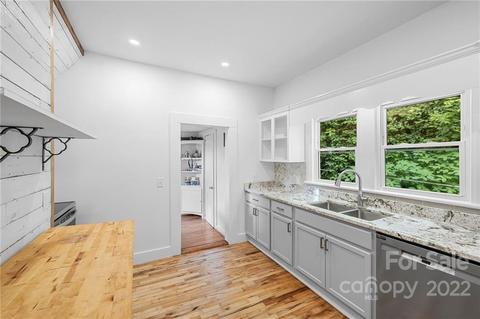 24 Brookside St, Clyde, NC 28721 photo 10