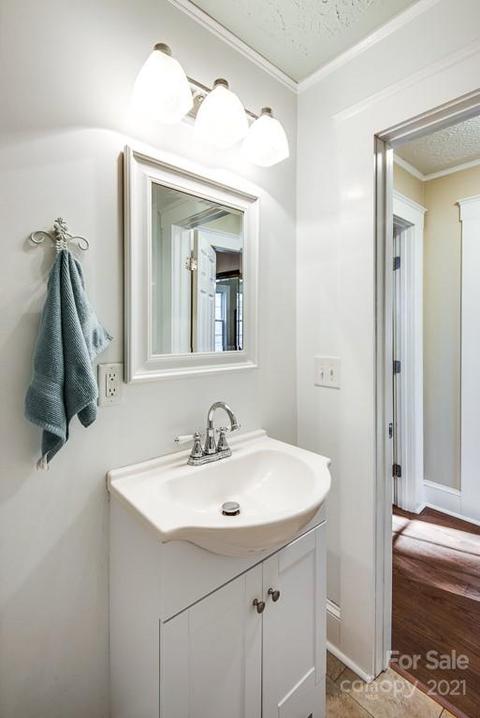 1120 Manor St, Conover, NC 28613 photo 15