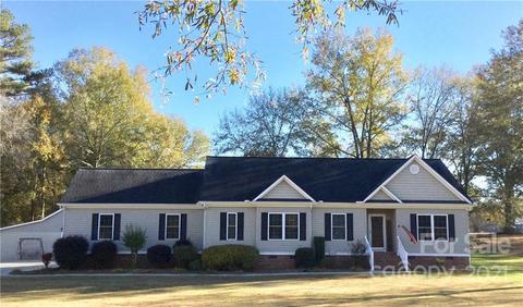 483 Sutton Ln, Lancaster, SC 29720 photo 1