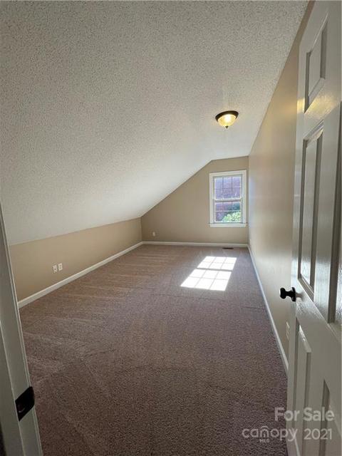 319 NE 10th Ave, Conover, NC 28613 photo 9