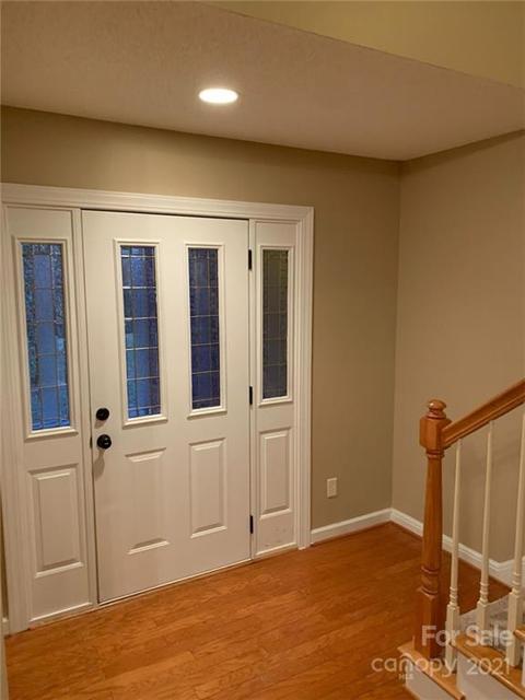 319 NE 10th Ave, Conover, NC 28613 photo 3