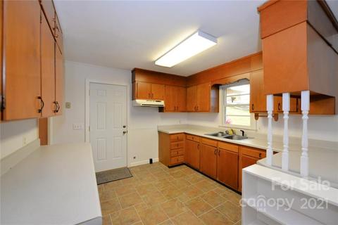 138 Rolling Green Dr, Sylva, NC 28779 photo 9