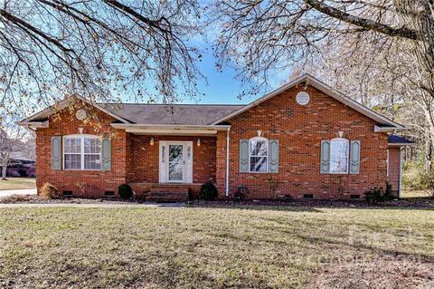 3952 Cold Springs Rd E, Concord, NC 28025 photo 2