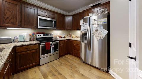 1355 Landsdowne Dr, Conover, NC 28613 photo 6