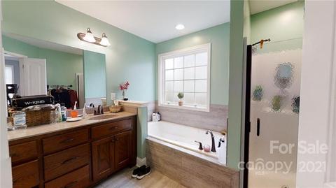 1355 Landsdowne Dr, Conover, NC 28613 photo 11