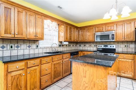 3356 Overbrook Dr, Conover, NC 28613 photo 8