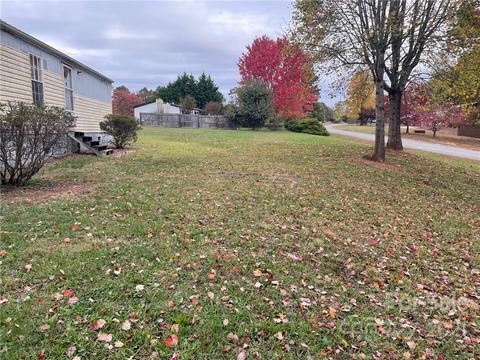 8847 Spring Meadow Dr, Hickory, NC 28601 photo 3