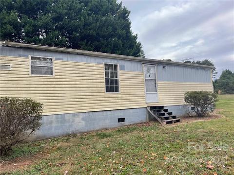 8847 Spring Meadow Dr, Hickory, NC 28601 photo 1