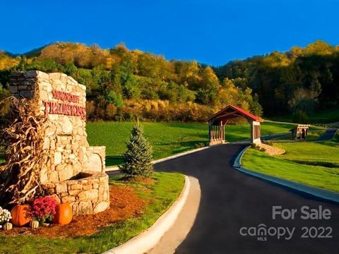 999 Creekwood Ct #4, Mars Hill, NC 28754