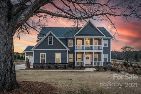 177 Riverstone Dr, Davidson, NC 28036 photo 1