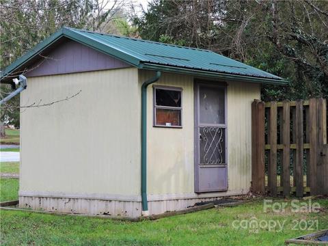 720 Jackson Loop Rd, Flat Rock, NC 28731 photo 3