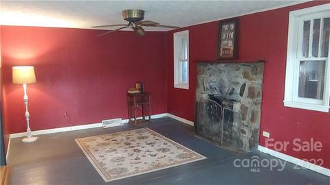 60 Mingus St, Canton, NC 28716 photo 5