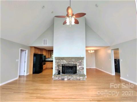224 Pyramid Pl, Sylva, NC 28779 photo 7