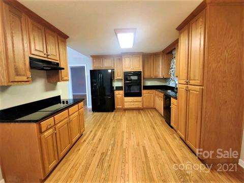 224 Pyramid Pl, Sylva, NC 28779 photo 10