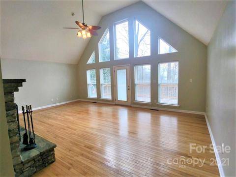 224 Pyramid Pl, Sylva, NC 28779 photo 9
