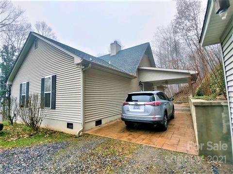 224 Pyramid Pl, Sylva, NC 28779 photo 2