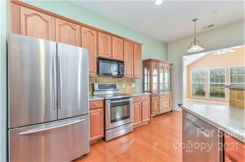 212 Pine Lake Dr, Monroe, NC 28110 photo 2