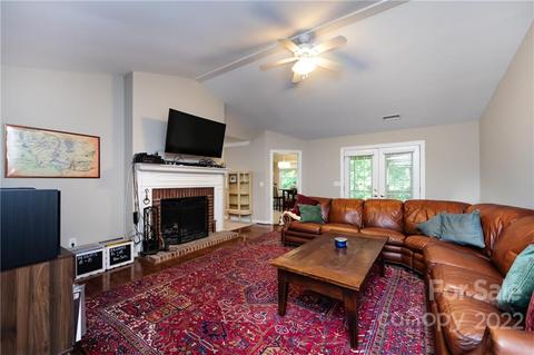 509 Clairview Ln, Matthews, NC 28105 photo 4