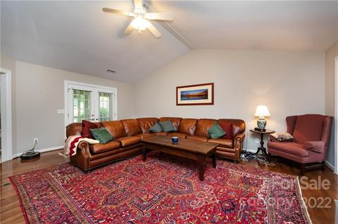 509 Clairview Ln, Matthews, NC 28105 photo 5