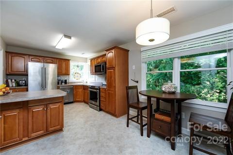 509 Clairview Ln, Matthews, NC 28105 photo 12
