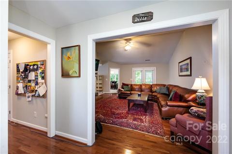 509 Clairview Ln, Matthews, NC 28105 photo 3