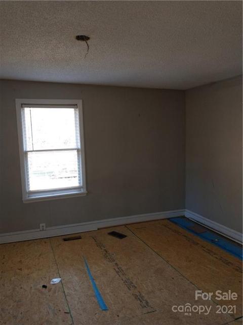 125 Kickapoo Ave, Gastonia, NC 28056 photo 3