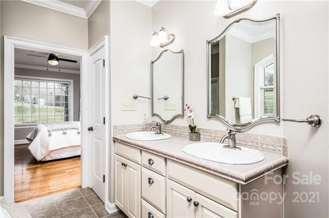 4712 White Eagle Ln, Hickory, NC 28602 photo 17