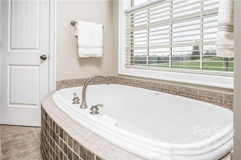 4712 White Eagle Ln, Hickory, NC 28602 photo 18
