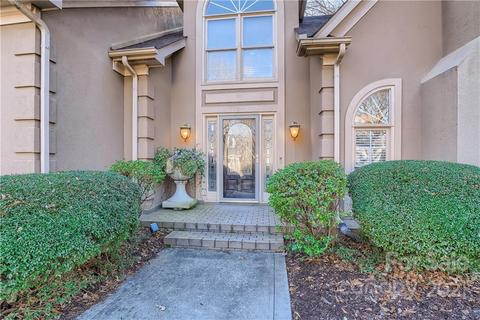 592 Cranborne Chase, Fort Mill, SC 29708 photo 2