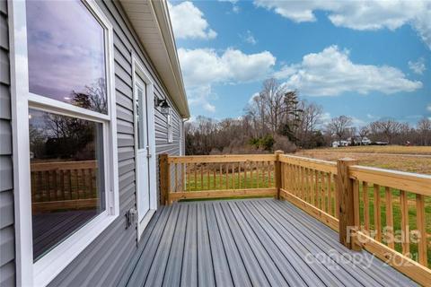 9467 Westridge Dr, Hickory, NC 28601 photo 19