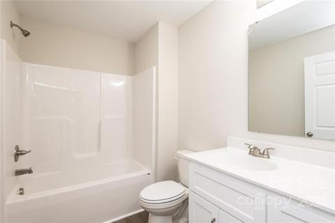9467 Westridge Dr, Hickory, NC 28601 photo 15