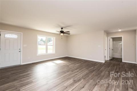 9467 Westridge Dr, Hickory, NC 28601 photo 5