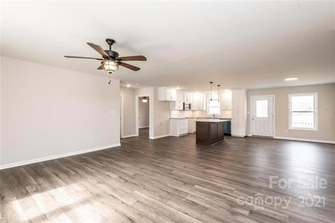 9467 Westridge Dr, Hickory, NC 28601 photo 4