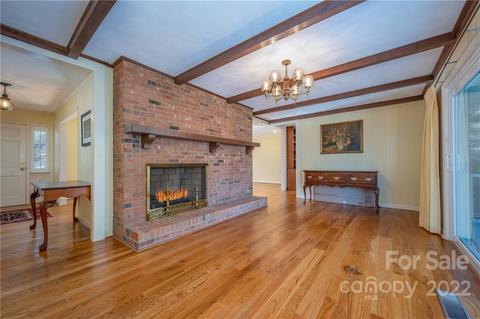 400 Meadowlark Dr, Tryon, NC 28782 photo 4