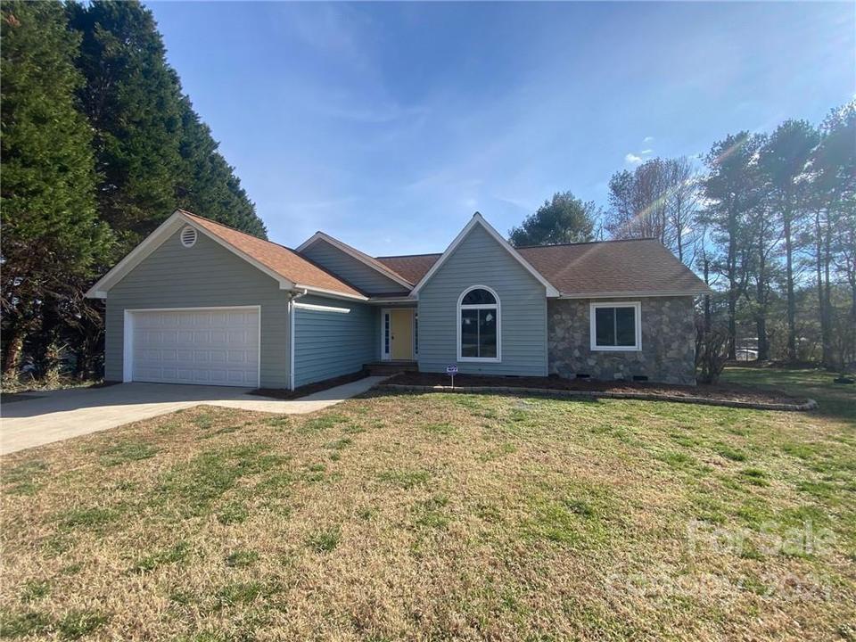 1860 18th Street Ct NE, Hickory, NC 28601 17 Photos