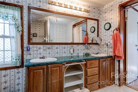 184 Terrys Gap Loop Rd, Fletcher, NC 28732 photo 16