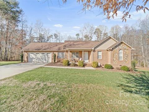 117 Arrowood Ln, Harmony, NC 28634 photo 1