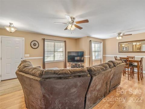 117 Arrowood Ln, Harmony, NC 28634 photo 5