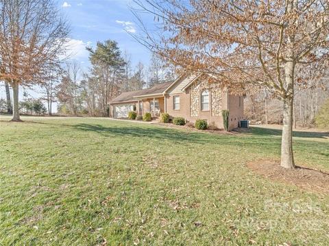 117 Arrowood Ln, Harmony, NC 28634 photo 3