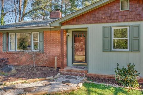 56 Marion St, Tryon, NC 28782 photo 2