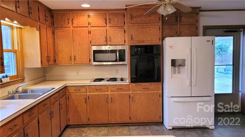 170 S Main St, Bostic, NC 28018 photo 5