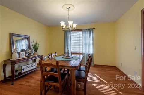 208 Sequoyah Cir, Morganton, NC 28655 photo 6